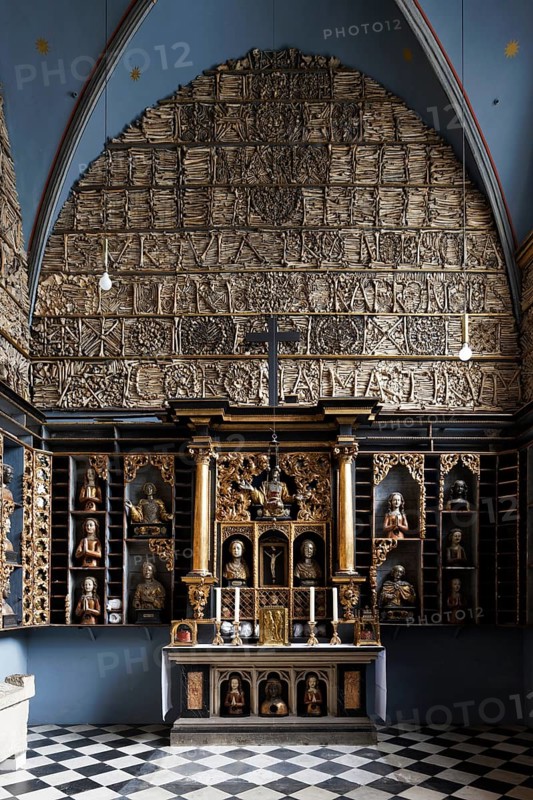 Golden chamber with reliquaries after restoration with historical colour scheme (blue), view to the east, St., Sankt, Saint