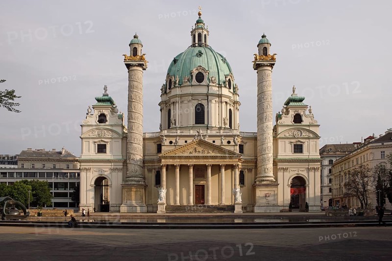Main façade from the north, St., Sankt, Saint