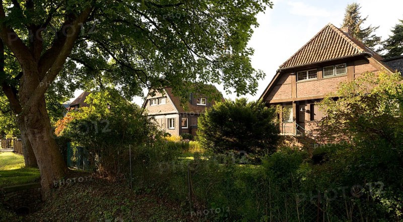 East side, built ca. 1933-1935, architect: Friedrich Kühnen, gabled pitched roof and crippled hipped roof
