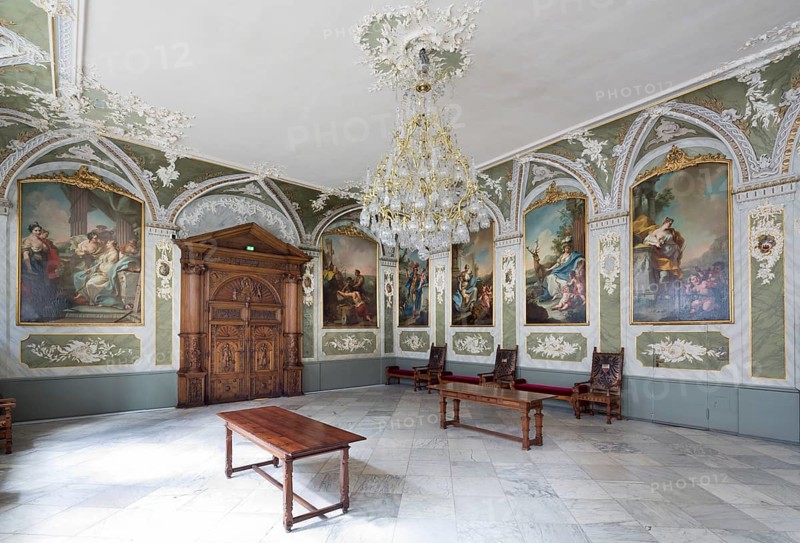 Wall painting by Stefano Torelli: Allegorical figures of the virtues of the councillors, hall door by Tönnies Evers from 1573