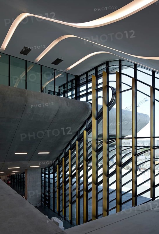 Montpellier, multi-purpose building PIERRESVIVES, built 2006-2012 by Zaha Hadid, Vestibühl, upper floor