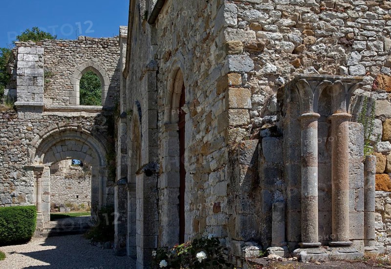 Sacristy and remains of the cloister, passageway in the course of the former cloister to the church, St., Sankt, Saint