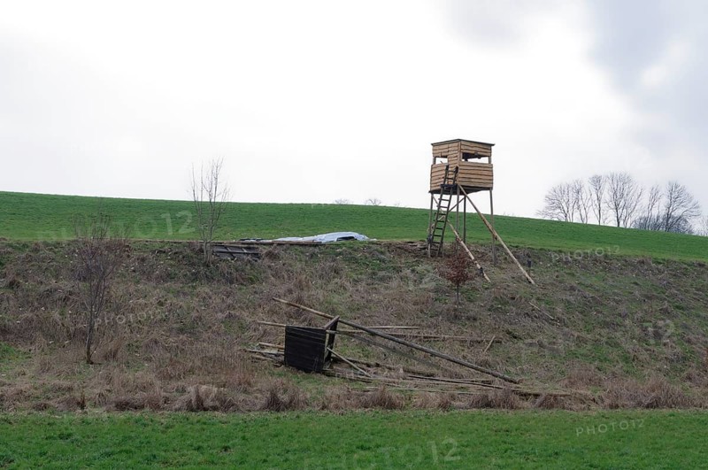Old and new hunting stand, high seat, hunting, hunter's seat, rose garden, Schwäbisch Hall, Hohenlohe, field, Germany, Europe