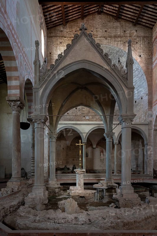 San Piero a Grado near Pisa, basilica from the 10th century, interior, ciborium above the legendary altar of St Peter, excavation of a possible predecessor building