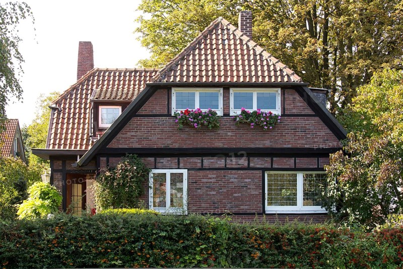 East side, built ca. 1933-1935, architect: Friedrich Kühnen, gabled crippled hipped roof