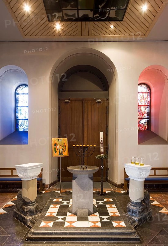 Baptistery with oils from Osten, St., Sankt, Saint