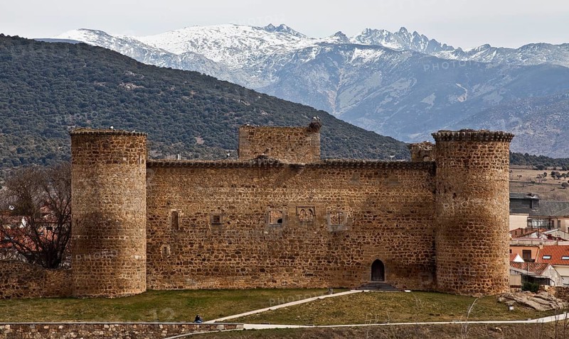 Castillo de Valdecorneja from the north-west behind the Sierra de Gredos