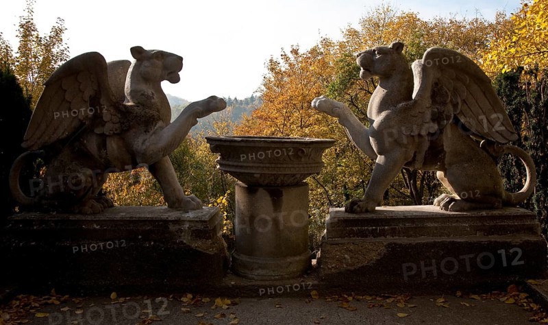 Main construction period 1907-1915 by Bernhard Sehring, viewing pulpit with sculptures of winged lions