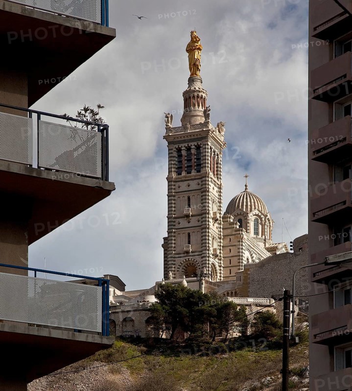 West view between new buildings, 1853-74 by Henri-Jacques Espérandieu and Henri Revoil, St., Sankt, Saint