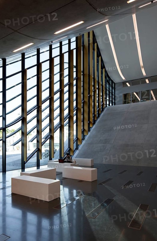 Montpellier, multi-purpose building PIERRESVIVES, built 2006-2012 by Zaha Hadid, Vestibühl, ground floor