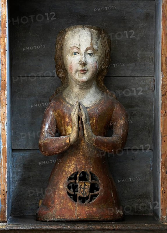 Golden chamber, reliquary (head reliquary) after restoration with historical colour scheme (blue), south wall, St., Sankt, Saint
