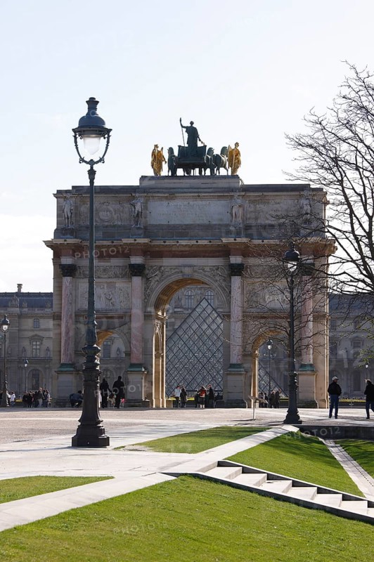 Arc de Triomphe du Carrousel and inner courtyard of the Louvre with pyramid by Ieoh Ming Pei, view from the east