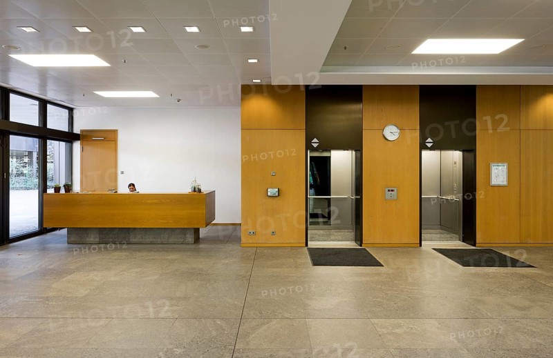 Federal Chancellery building, 1976 to 1999 seat of the Federal Chancellery, architect: Federal Building Directorate with planning group Manfred Adams, Günther Hornschuh, Peter Türler, Georg Pollich (later planning group Stieldorf), foyer with lifts