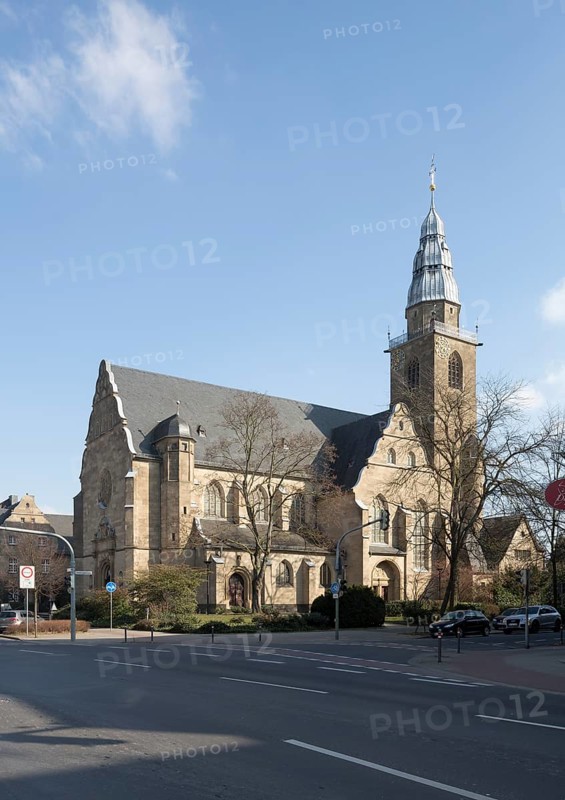 Neuss, Dreikönigenkirche (Church of the Three Kings), built 1909-1911 by Eduard Endler, altar and vaulted ceiling by Dominikus Böhm