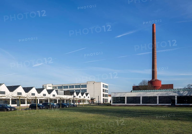 Krefeld, Vereingte Seidenweber AG Verseidag, boiler house built by Erich Holthoff in the style of Mies van der Rohe, dye works on the left, HE building and clock tower