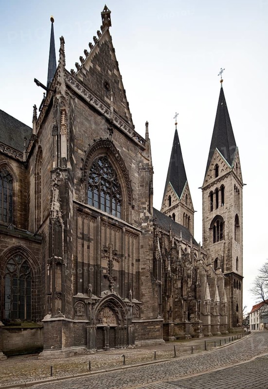 View from the north-east from the transept to the west towers, St., Sankt, Saint