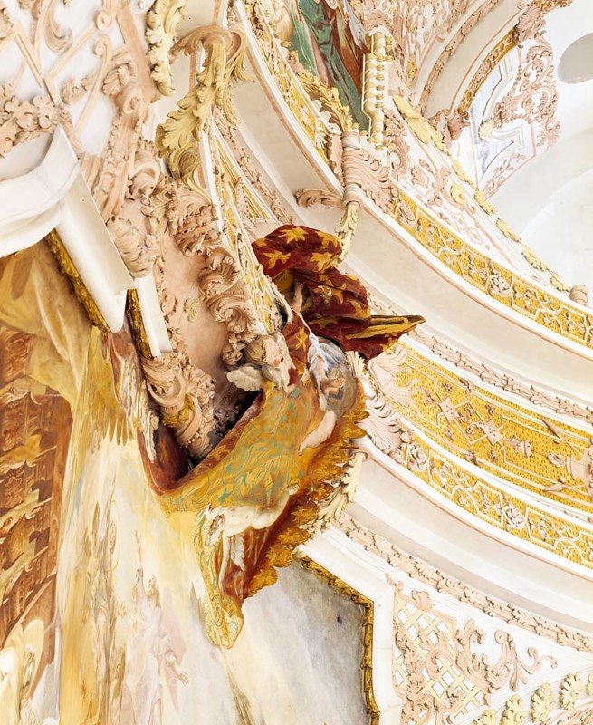 A fusion of painting, stucco work and sculpture. Baroque monastery church from 1766, St., Sankt, Saint