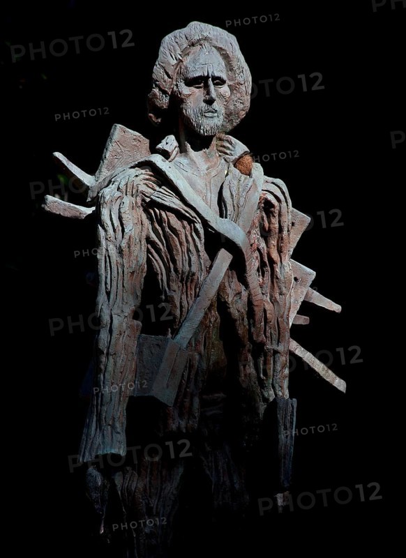 Statue of Vincent van Gogh, created by Ossip Zadkine in 1961