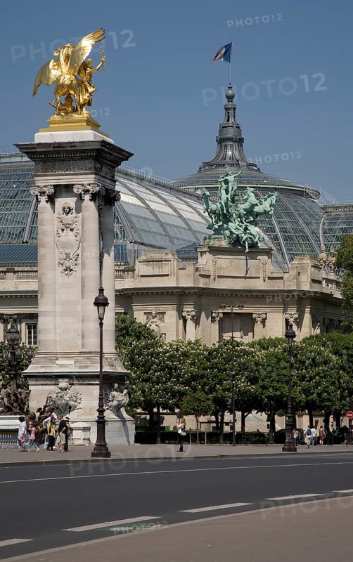 In front of it bridge pylon of Pont-Alexandre III
