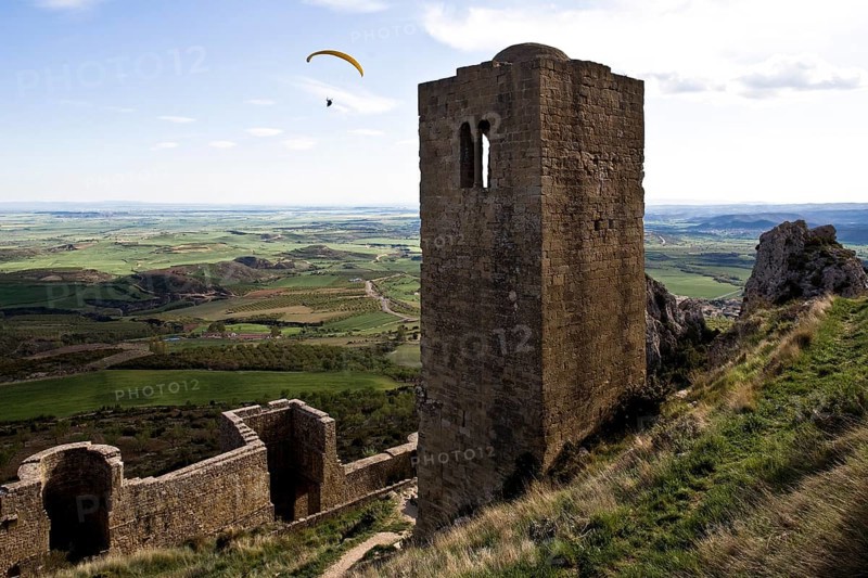 Castle, Albarrana tower from the north with paragliders