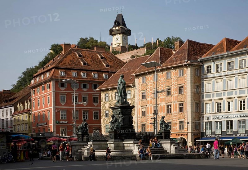 Archduke Johann fountain, Luegghaus, clock tower above