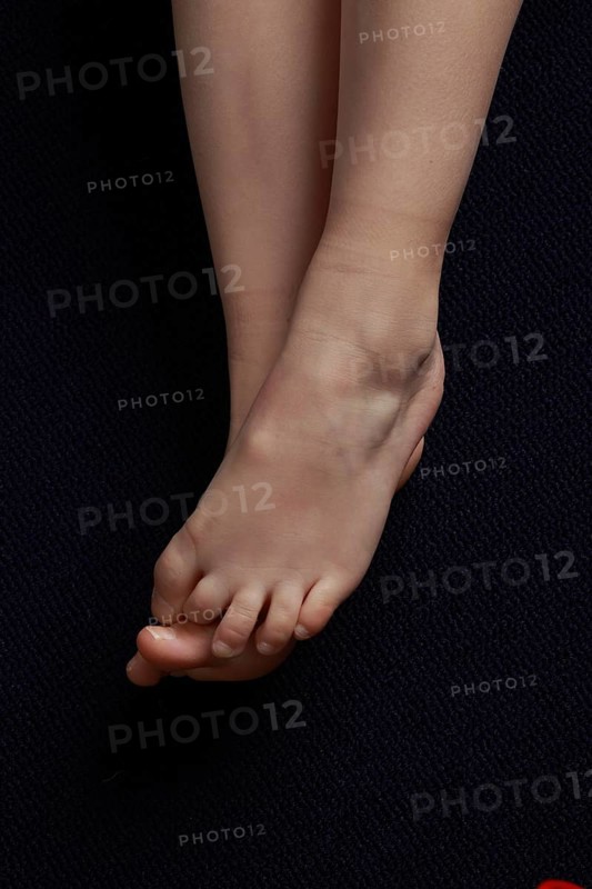 Children's feet, feet of a child, ankle, toes, big toe, toe, index toe, middle toe, calf, calf, shin, shin-bone, cold feet, cold feet, barefoot, bare-foot