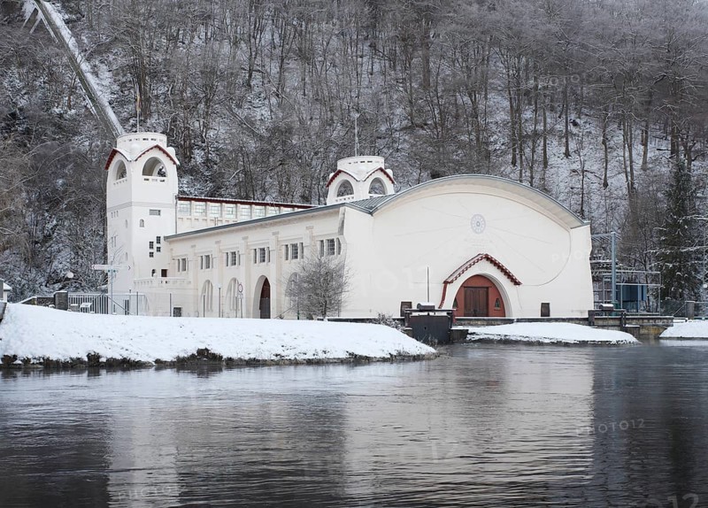 Exterior view in the snow, view over the Rur