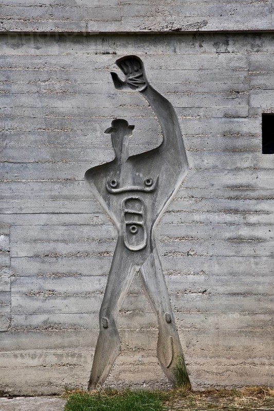 Le Corbusier, Unite d'Habitation, 1965 to 1967, concrete relief on the plinth: so-called MODULOR with raised arm