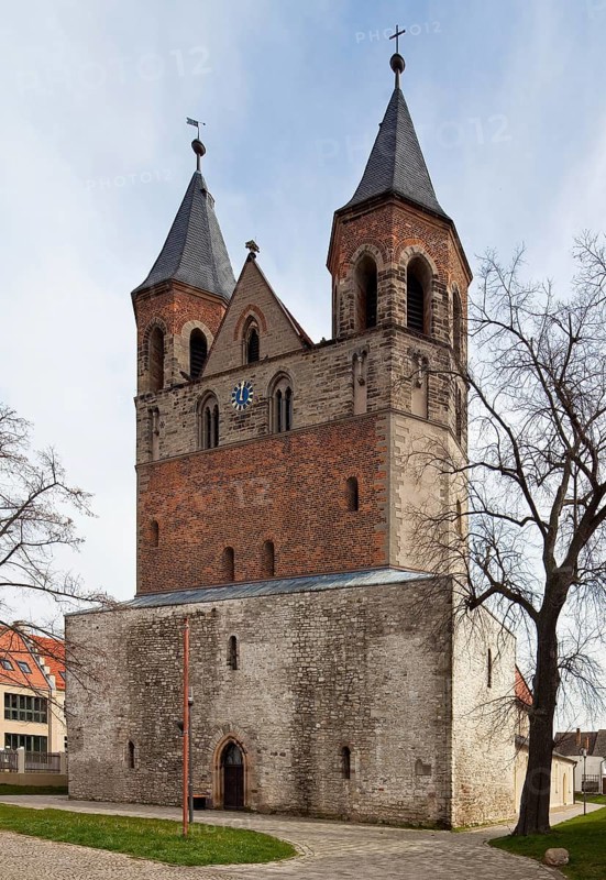 Aken (Elbe), St Mary's Church. Partial view from west-south-west Romanesque pillar basilica. Early Gothic tower storeys in brick and ashlar. Secularised in the 20th c., St., Sankt, Saint