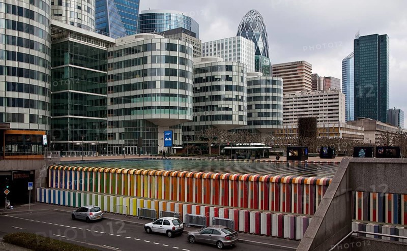 Water basin, in front of it cascading overflow made of coloured ceramic