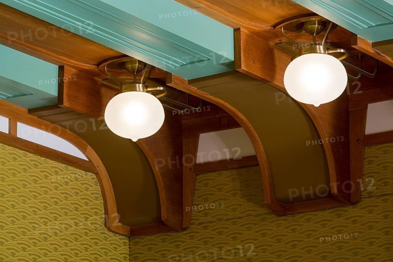 Built in 1902/1903 by Henry van de Velde and extended in 1911. Lamps in the library