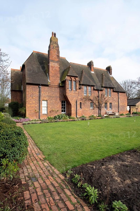 Bexleyheath near London, Red House, residence of William Morris. Built in 1859 by Philipp Webb, interior design by William Morris in the style of the Arts and Crafts Movement, view from the west