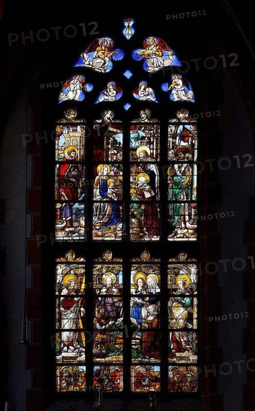 Renaissance window from 1535 on the end wall of the north aisle: Three Magi, with the founder Dietrich IV and his first wife Margaretha v. Sombreff, St., Sankt, Saint kneeling below