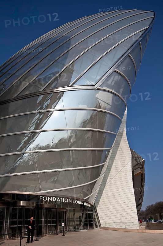 Architect Frank O. Gehry, opened in 2014, view from the west with main entrance