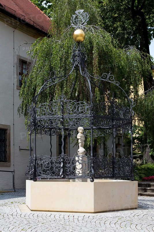 Grüner Born fountain in front of the monastery, created in 1679 by the Zittau blacksmith Michael Fröhlich, figure from 1922