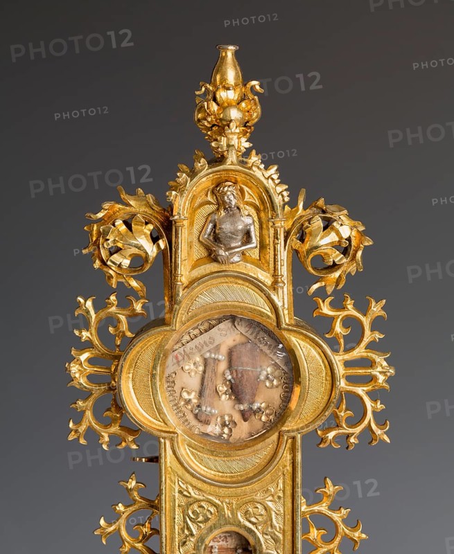 Reliquary cross in the German Blade Museum, detail with relics