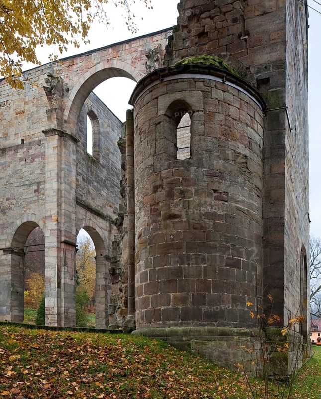 Paulinzella, monastery ruins. Main construction period 1105-24 Ruin since 16-17th century Partial view from east-northeast with transept apse Collapsed in 1834 Restored in 1845 Paulinzella, St., Sankt, Saint