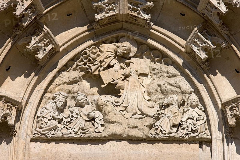 Northern west portal, tympanum, God hands over the tablets of the law to Moses, St., Saint, Saint