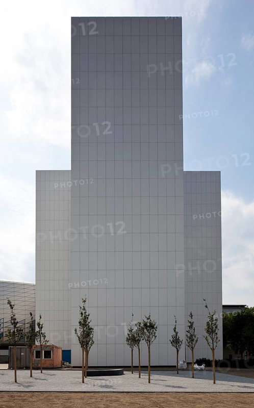 Magazine tower by Peter Seidlitz around 1980 with modified surface