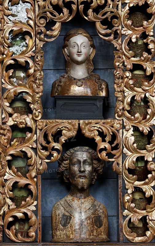 Golden chamber with reliquaries after restoration with historic colour scheme (blue), north wall, St., Sankt, Saint