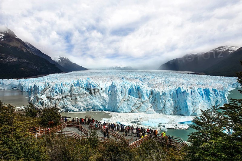 Visitors on the platforms at the Perito Moreno Glacier, glacier tongue, glacier break, Los Glaciares National Park, Santa Cruz, Patagonia, Argentina, South America