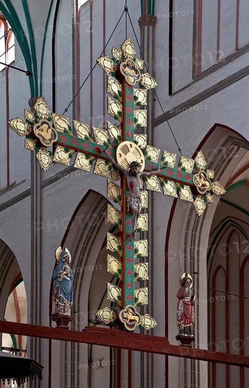 Triumphal cross from 1420 from St Mary's Church in Wismar, in the cathedral since 1990 Assistance figures of Mary and John, St, St, Saint