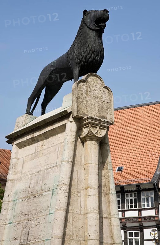 Brunswick, Burgplatz, Brunswick Lion, bronze copy