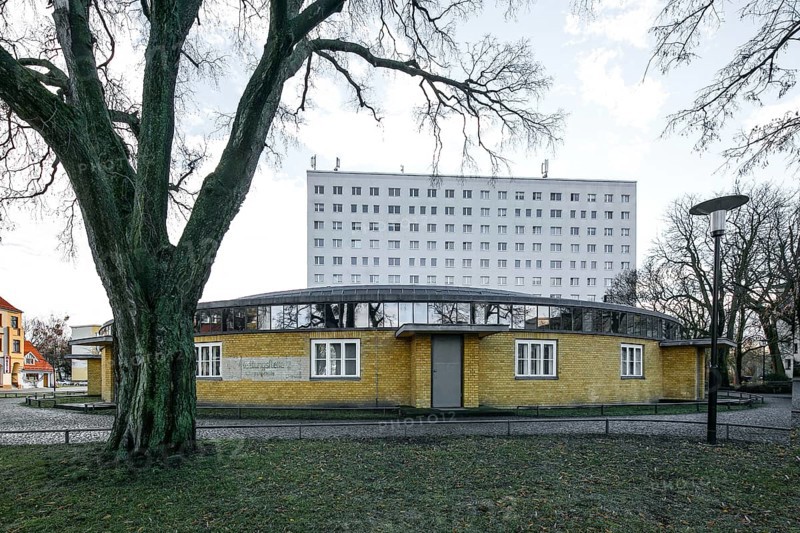 Dessau former labour office 1928-29 by Walter Gropius General view from the north