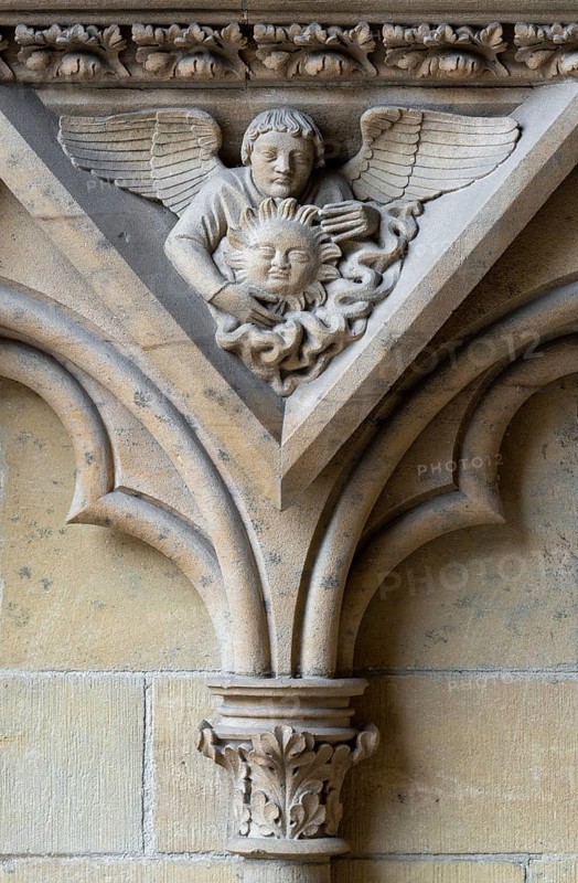 Metz, Saint-Étienne Cathedral, Marian Portal, Portail de la Vierge ou Notre-Dame / Portal of the Virgin, Angel with Sun