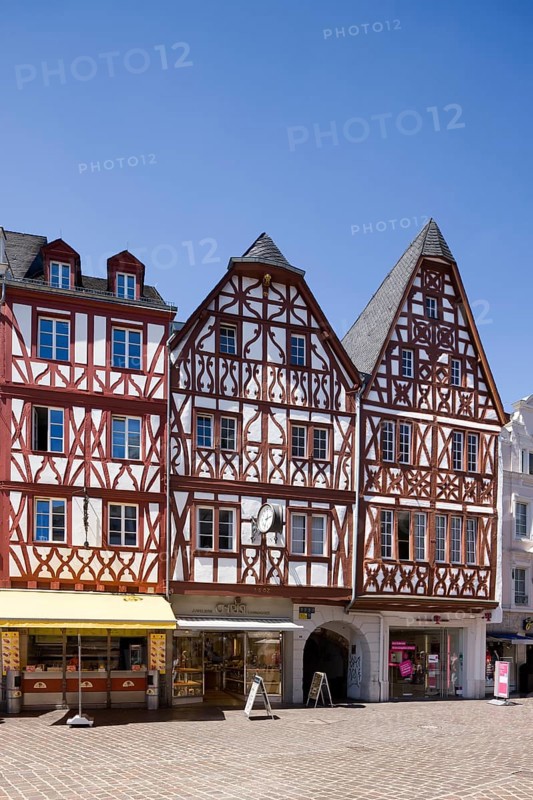 Trier, Hauptmarkt 22-23, Simeonstraße 37, half-timbered houses from around 1600