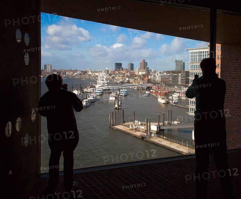 Hamburg, Elbphilharmonie, foyer called Plaza, view of the harbour from the west window of the PLAZA, designed by Herzog & de Meuron, built 2007-2016
