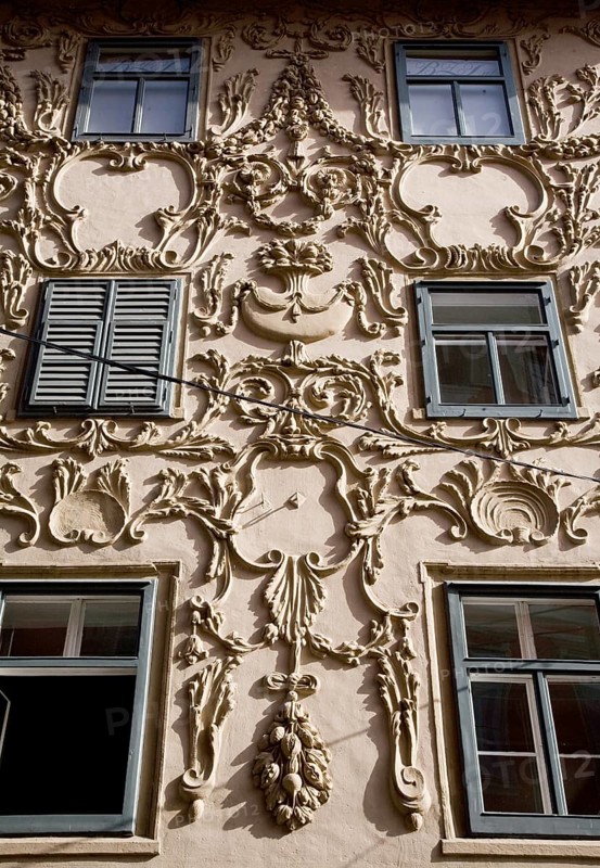 Luegghaus, section of façade