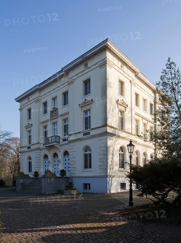 Düsseldorf-Himmelgeist, Mickeln Castle, Guest House of the Heinrich Heine University