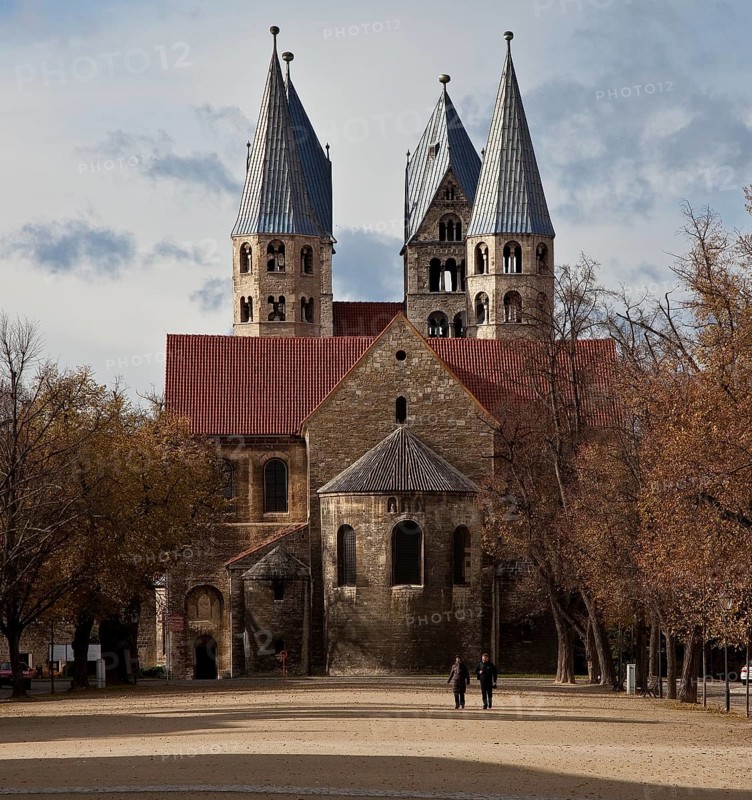 View from east, St., Sankt, Saint